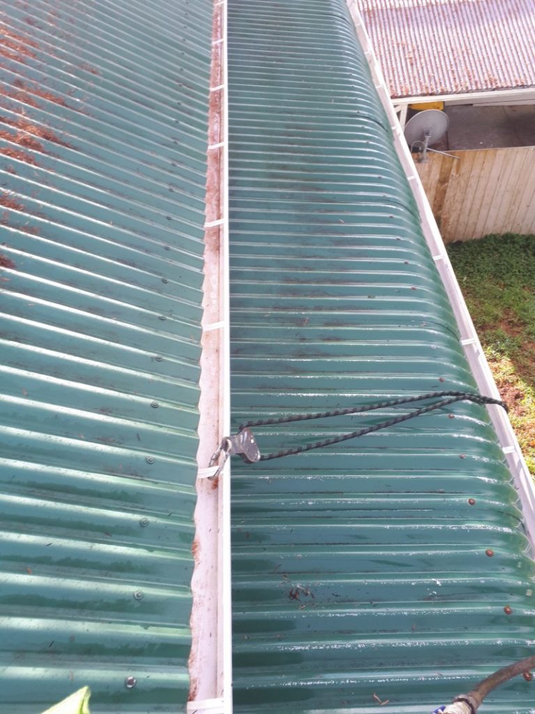 gutter-cleaning-4